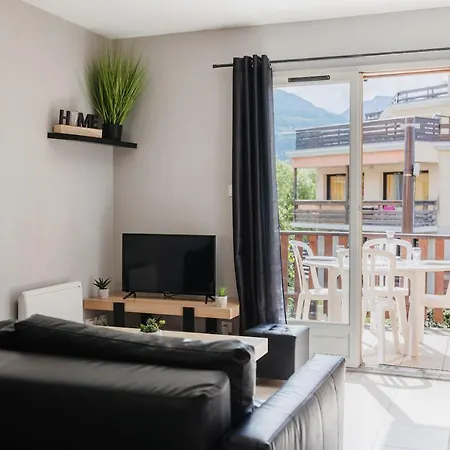 Charmante Maison Contemporaine Idealement Situee Embrun Exterior foto